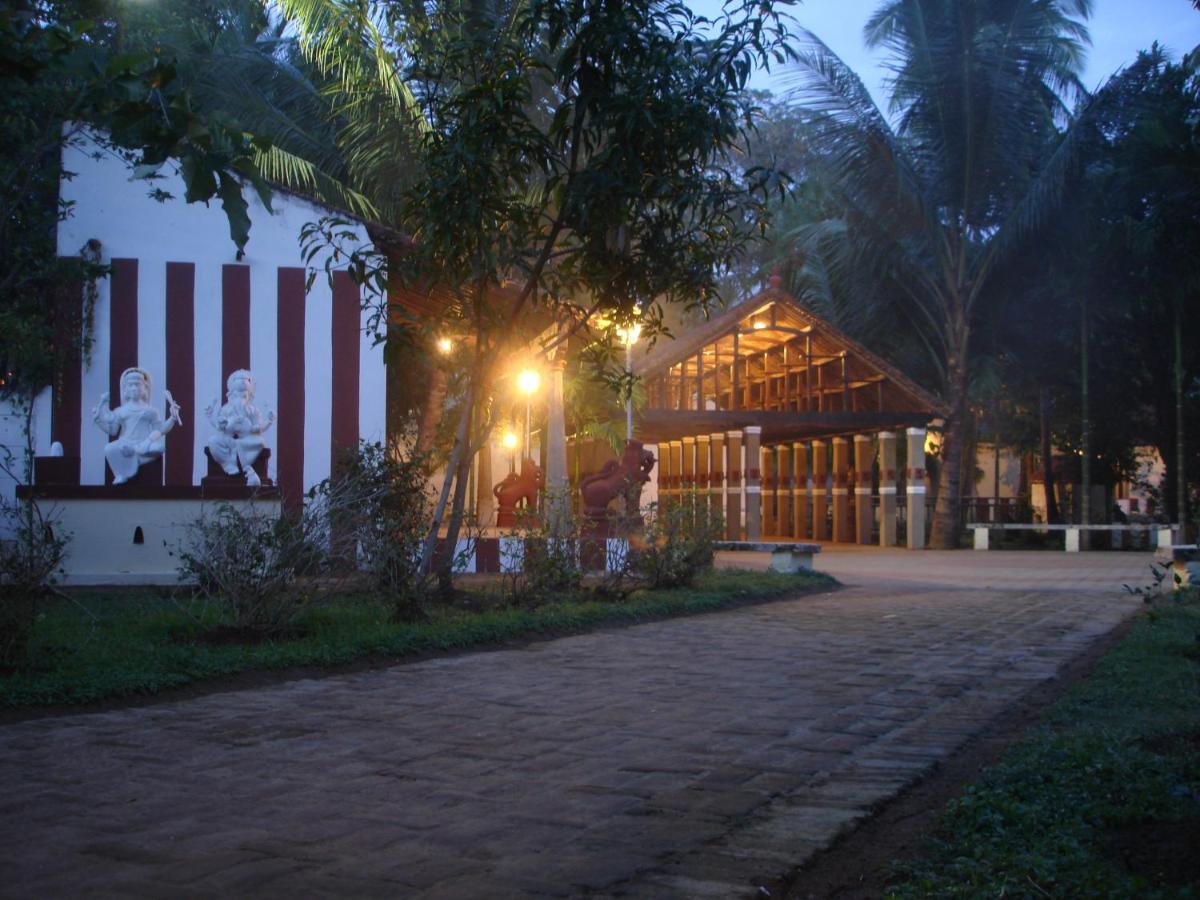 Indeco Hotels Swamimalai Kumbakonam Luaran gambar